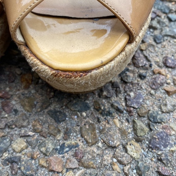 Jimmy Choo Wedge Sandals Size 38 Tan Patent Leather Size 38 - Picture 6 of 6
